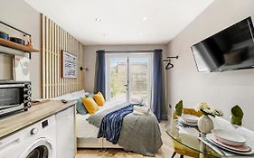Boutique Heathrow Studio'S - Parking - Garden